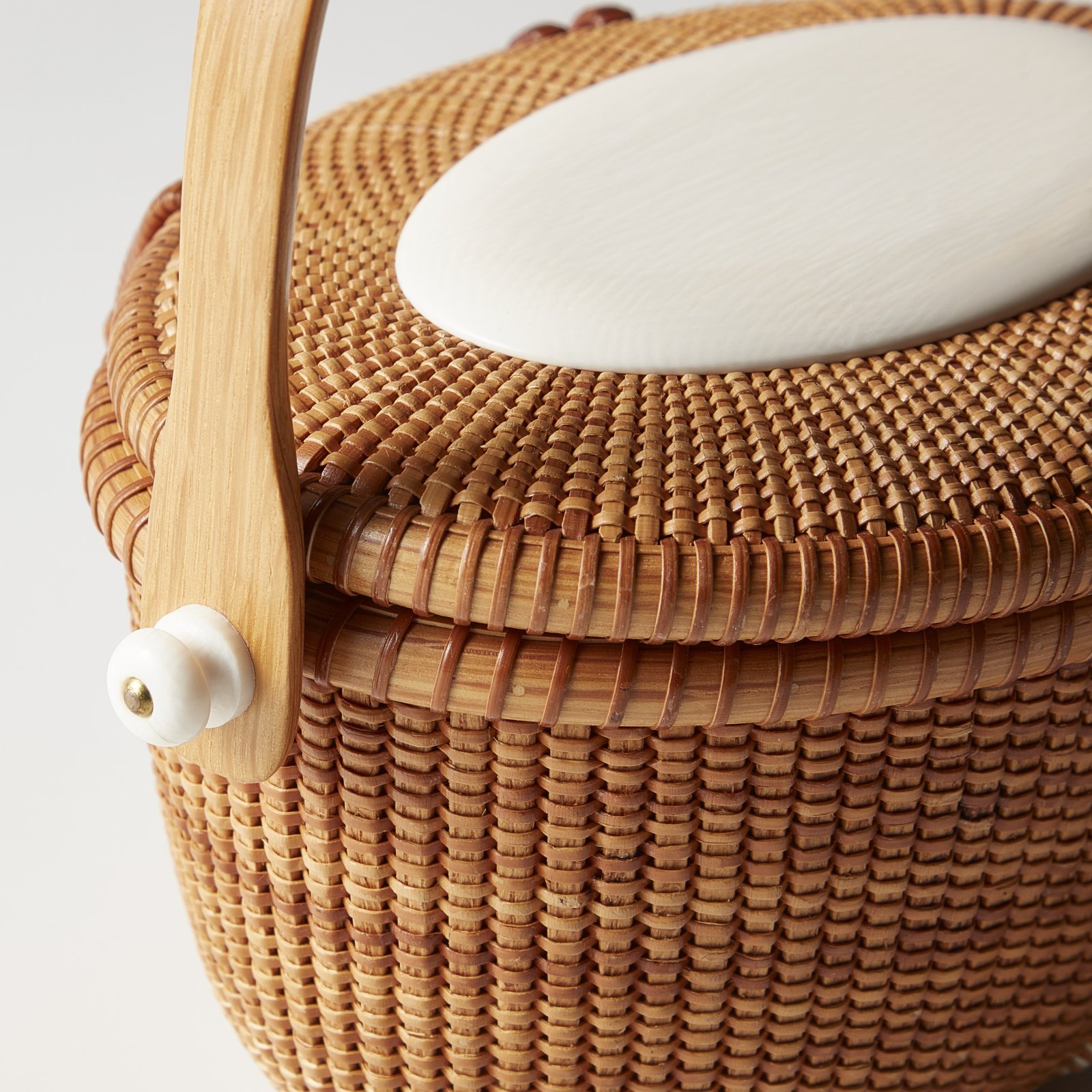 これが“世界一美しいバッグ”。プレッピーたちが愛した避暑地生まれの